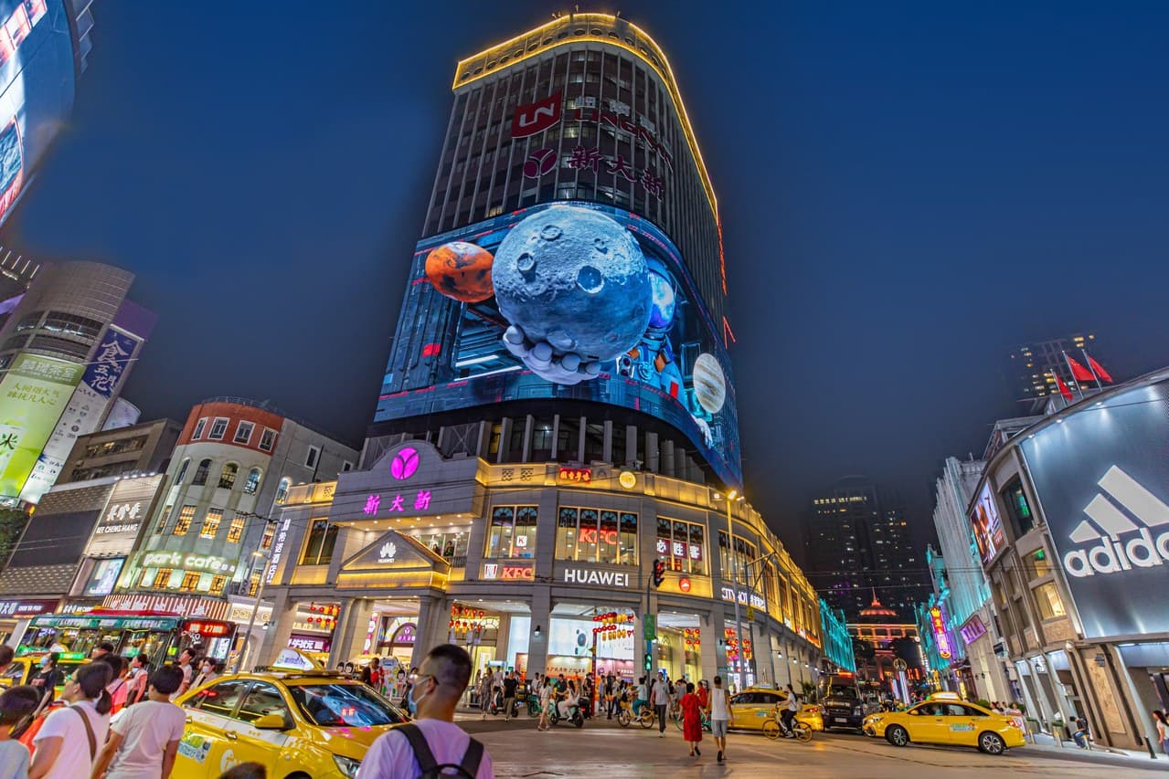 Located in the Beijing Road business district, it offers a quiet oasis amidst the bustling city!