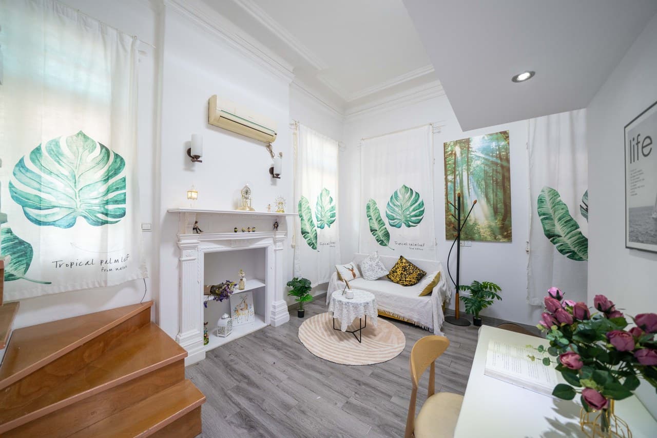 Clean and cozy, just 2 minutes from Xintiandi subway station.