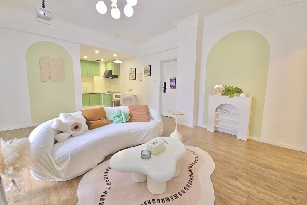 Jianghan Road/Hankou River Beach Entire Apartment for Rent (3 Bedrooms) | Busy and Cute~