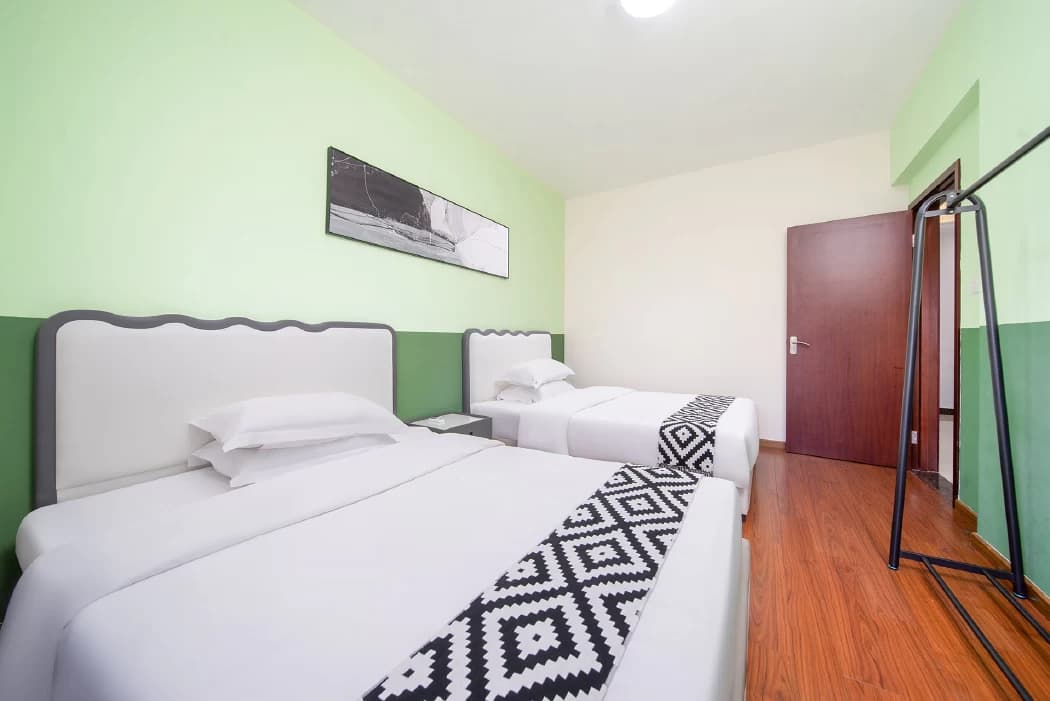 View photo 4