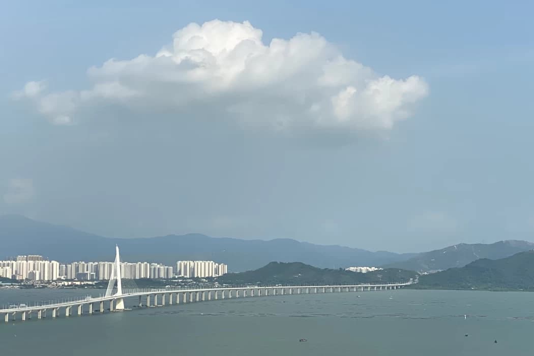 View photo 3