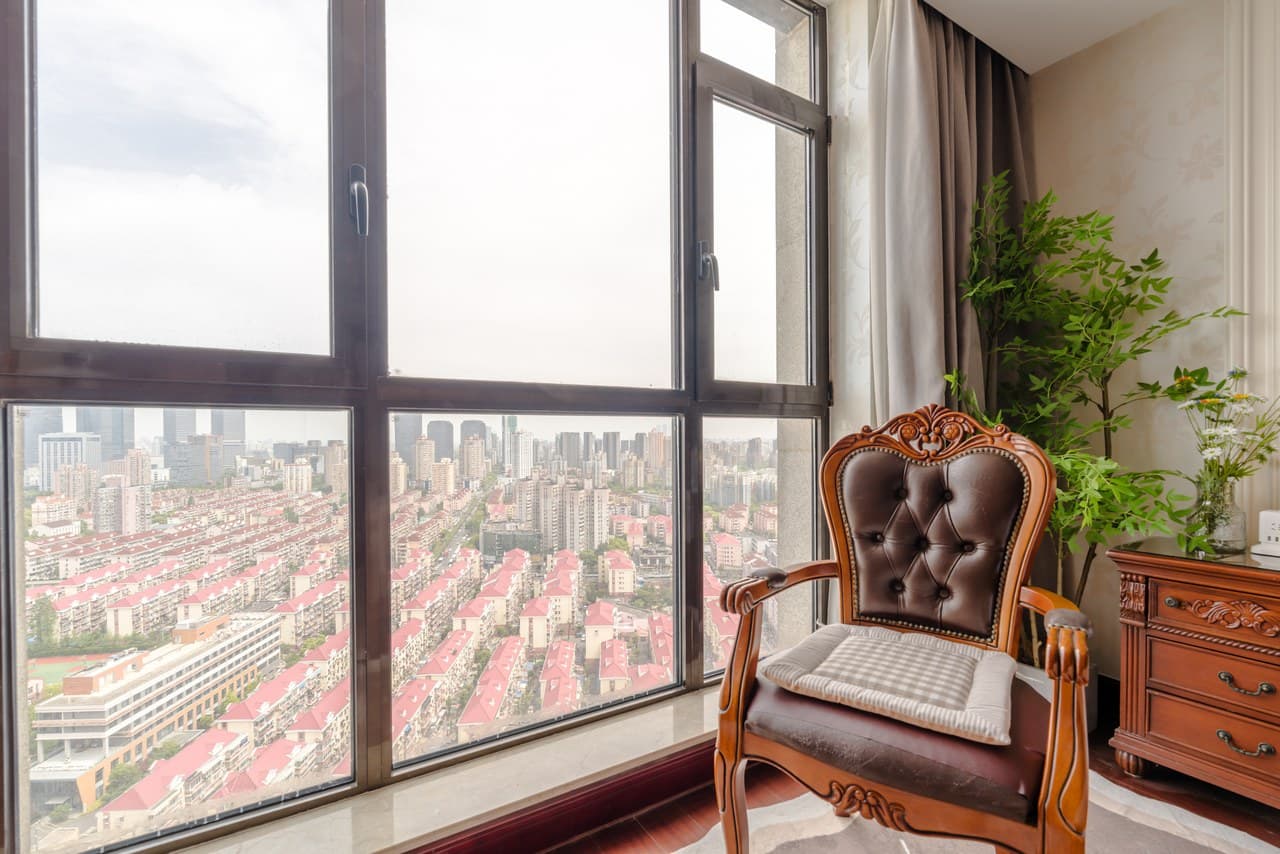 Unobstructed views from high-rise buildings
