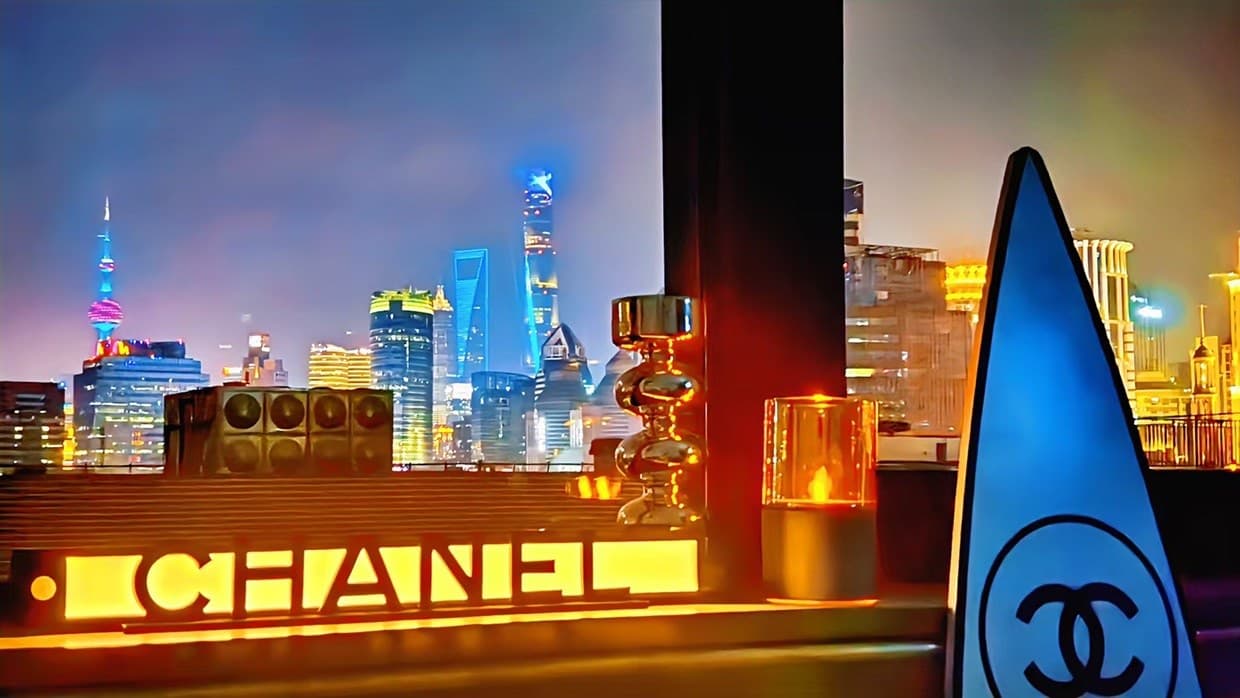 Enjoy the Oriental Pearl Tower and a three-piece suite in the room.