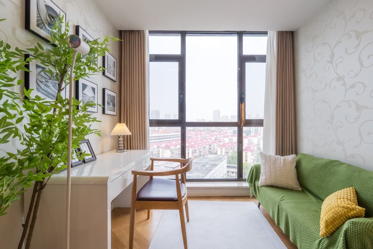 Unobstructed views from high-rise buildings