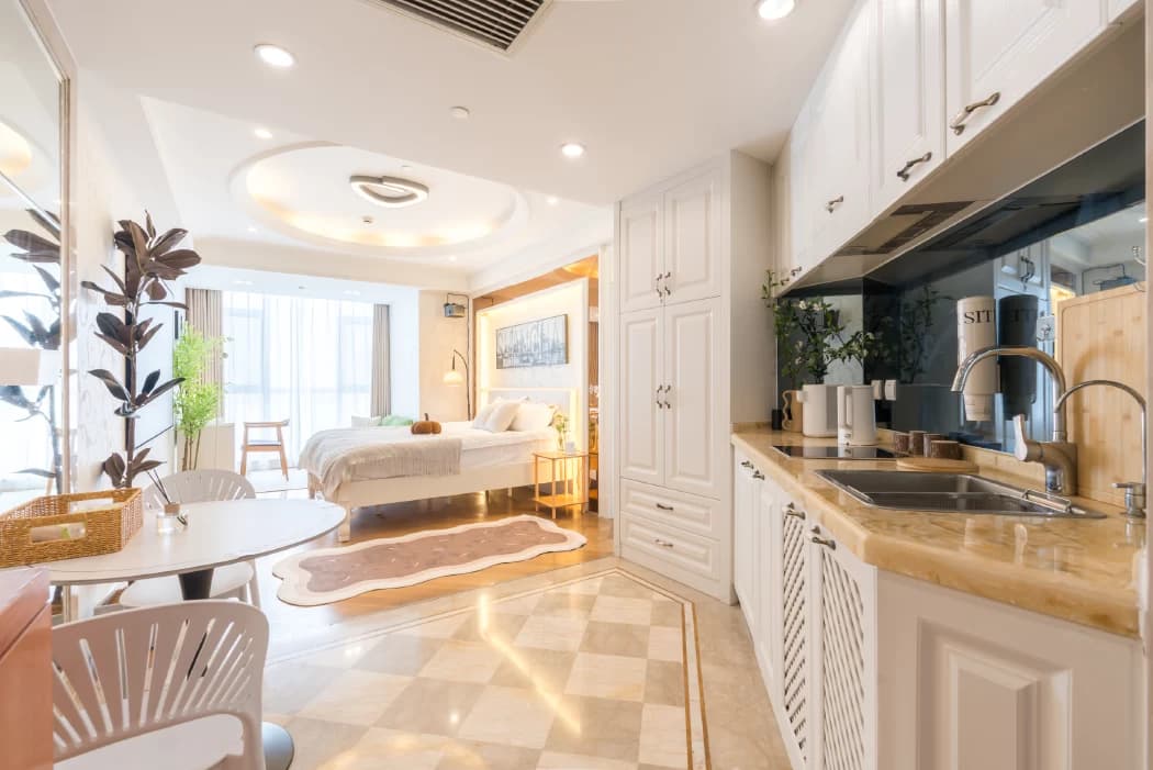 1-Bedroom Hotel-Style Apartment for Rent in Lujiazui | Landlord Xiaoba
