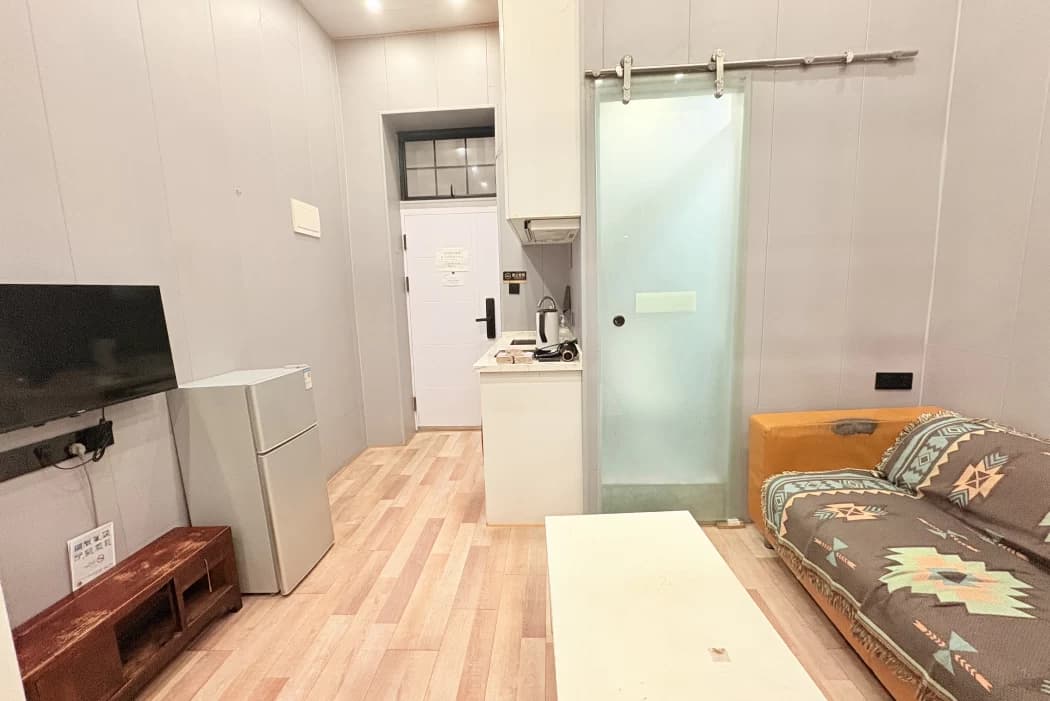 2-Bedroom Duplex Apartment for Rent on the Bund | Dazai Homestay