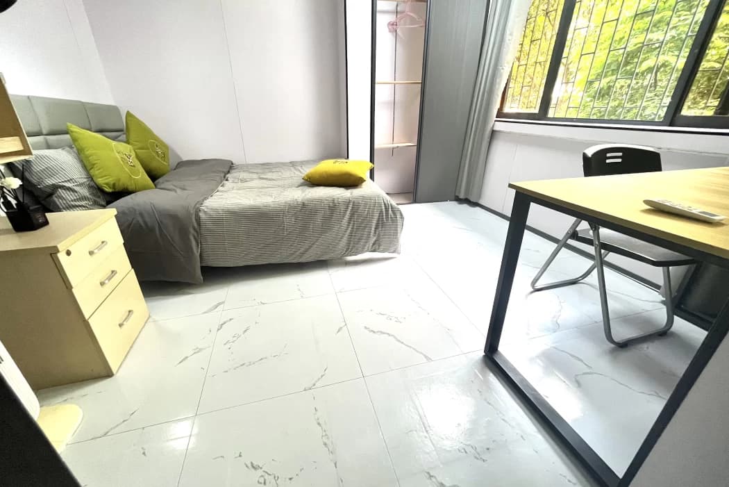 View photo 2
