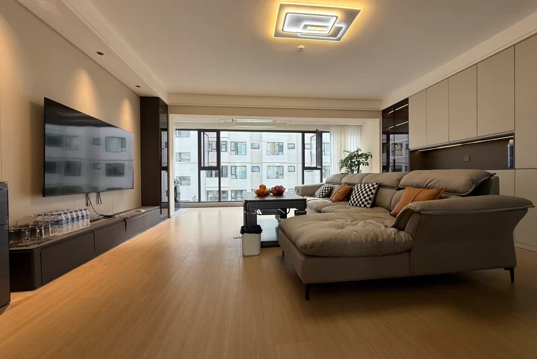 3-Bedroom Apartment for Rent near Shangri-La Bus Station | Shangri-La Long'er Homestay