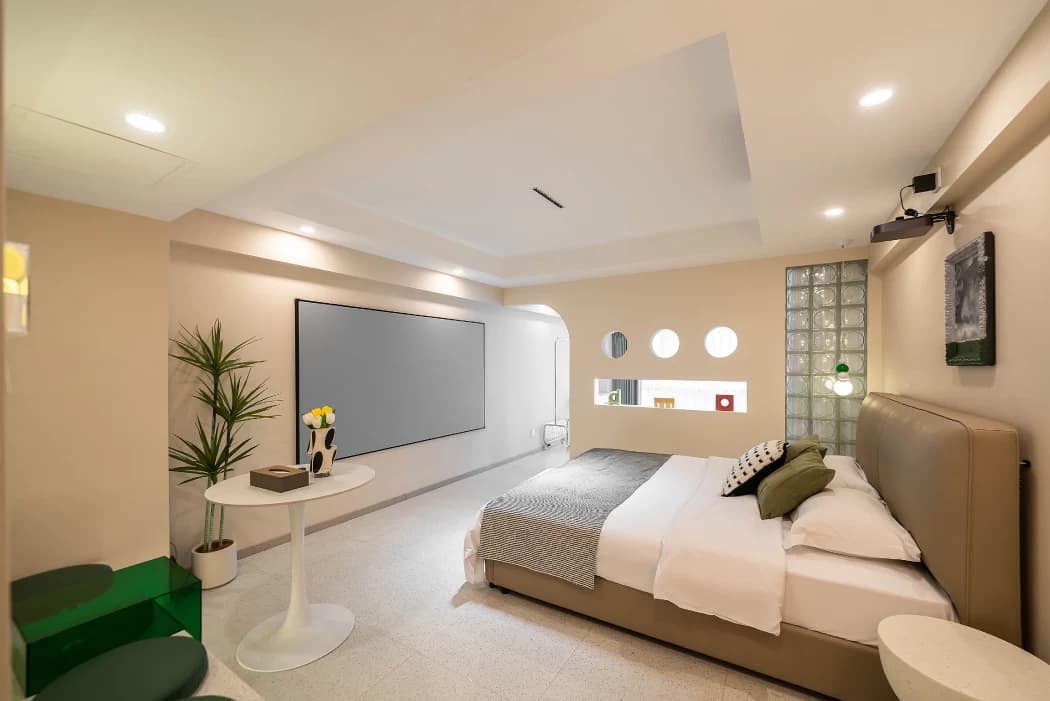 1-Bedroom Hotel-Style Apartment for Rent on the Bund | Bund Plus Apartment