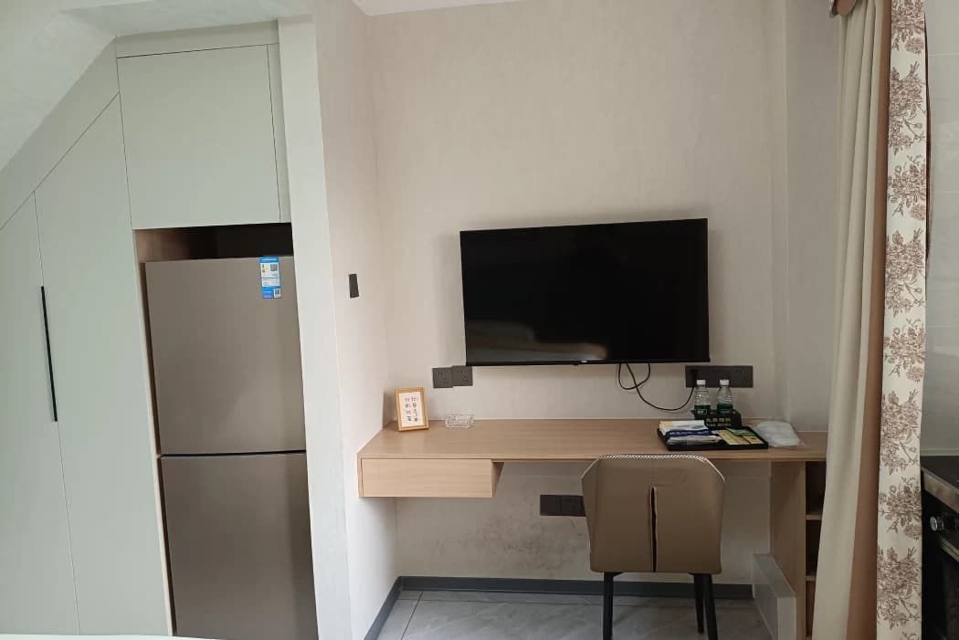 View photo 5