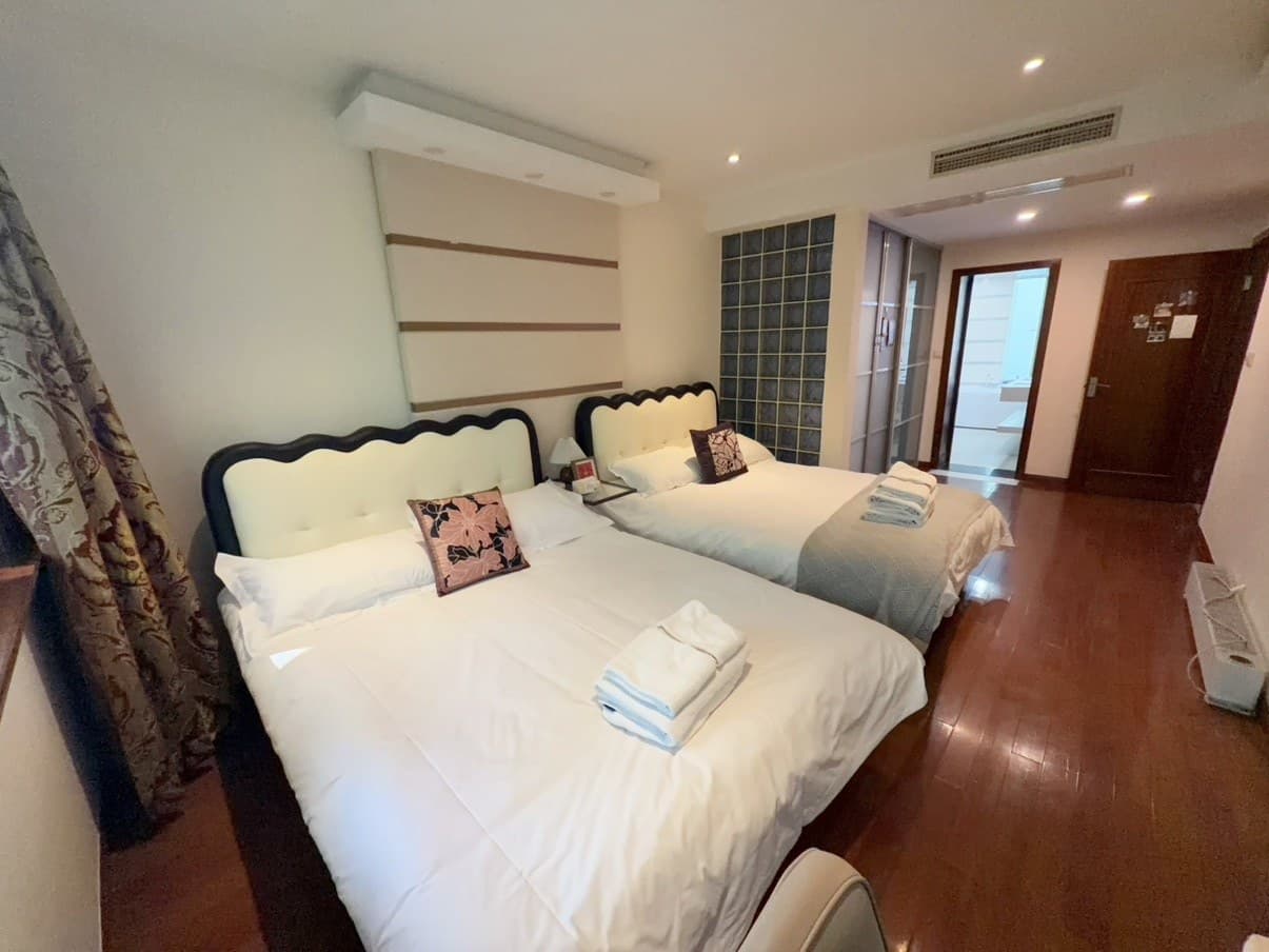 Three large rooms with five beds