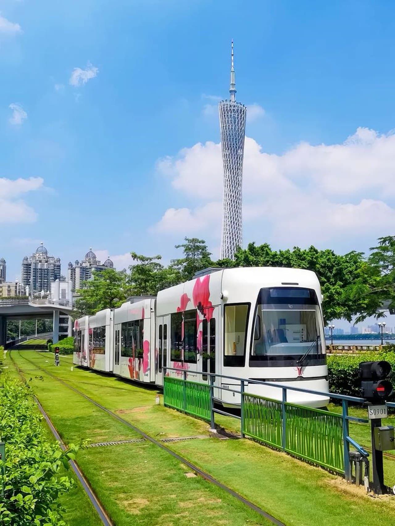 Convenient transportation, city center