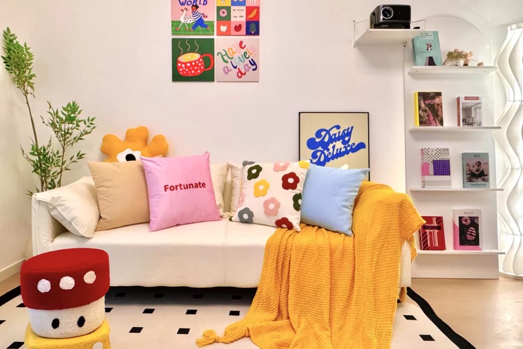 4-Bedroom Apartment for Rent in People's Square Area | City·Home