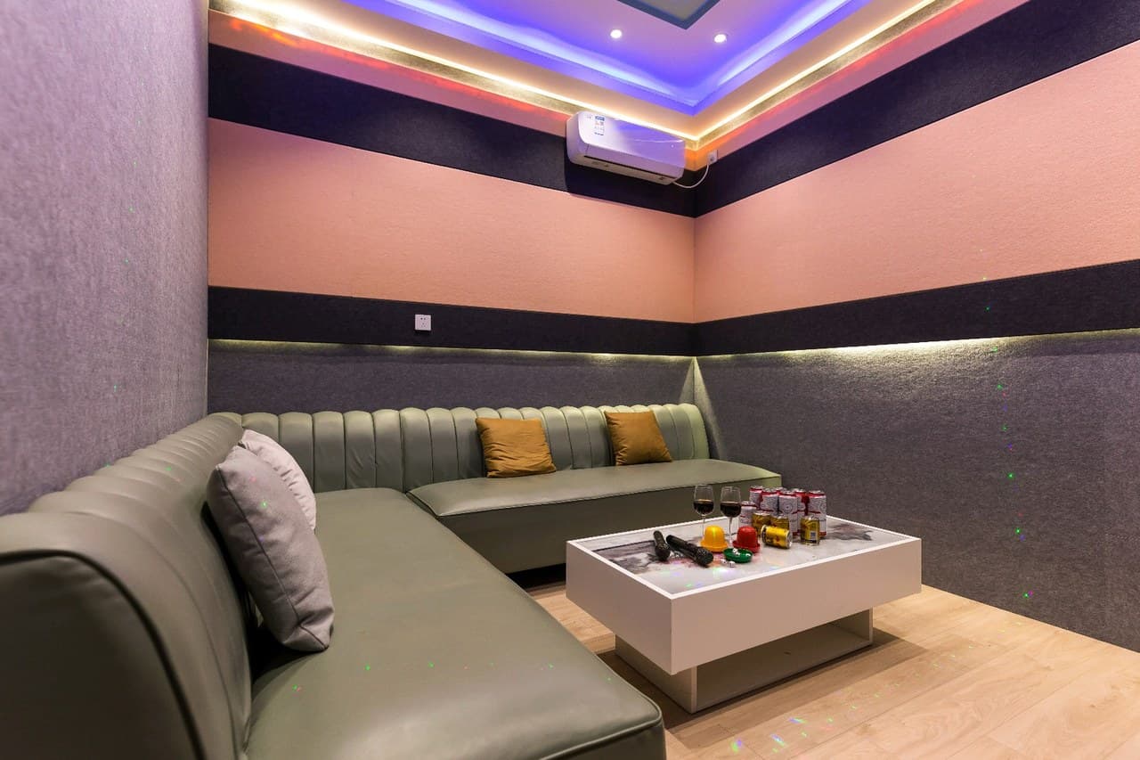KTV, mahjong room entertainment