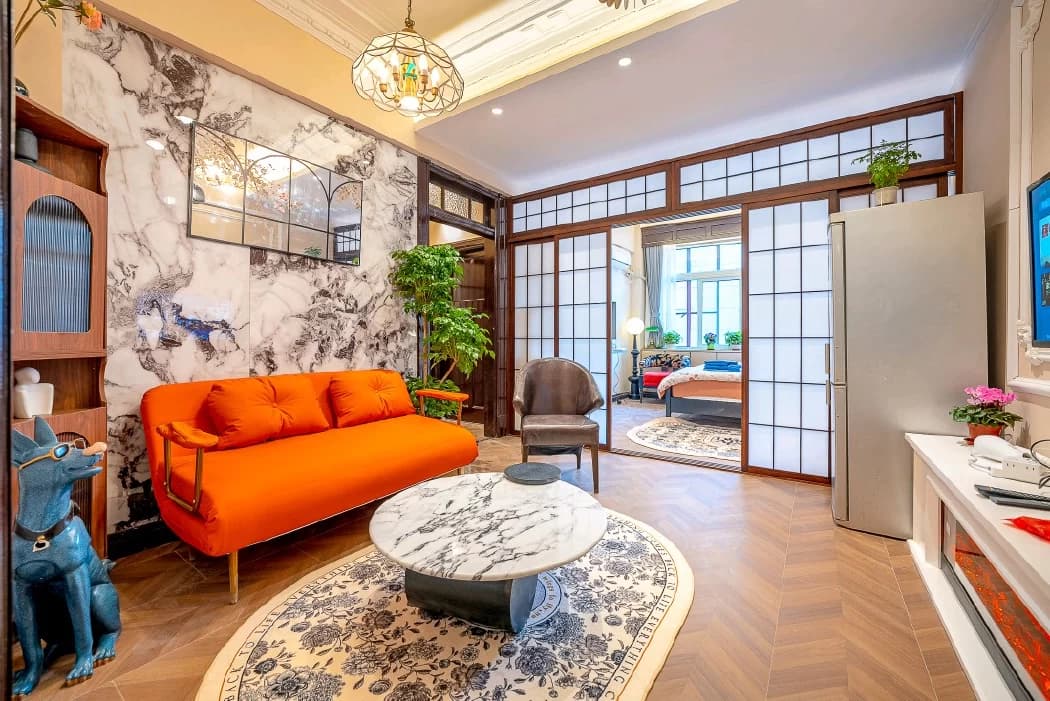 3-bedroom standard apartment for rent on the Bund | Elegant homestay with mountain and sea views