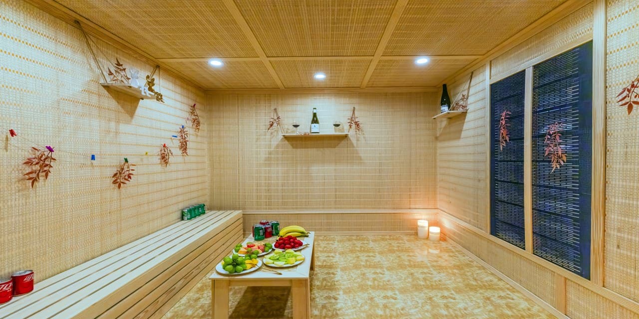 Abundant free amenities