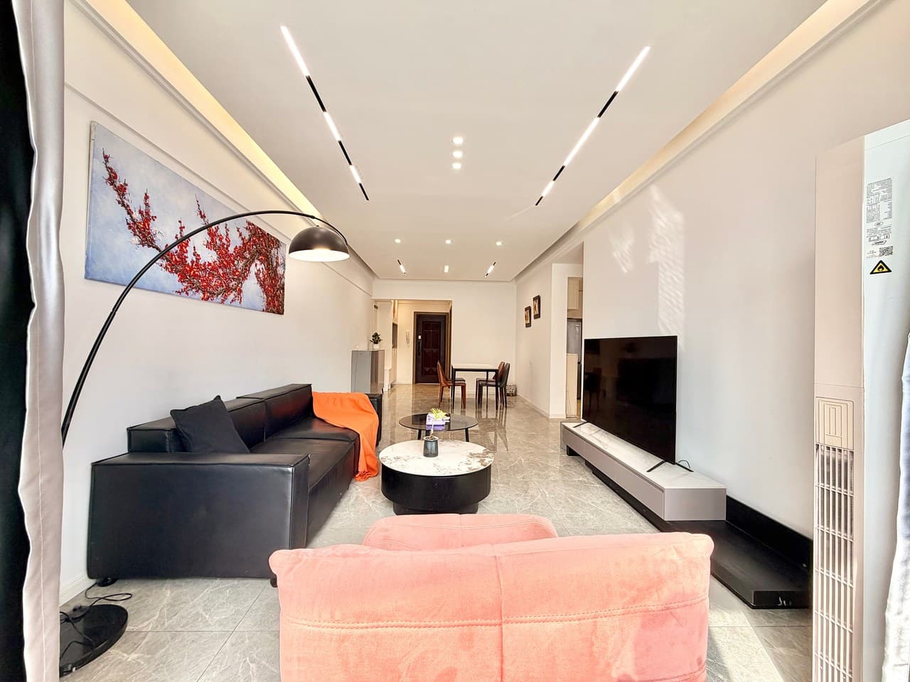 Enjoy seamless travel in Shanghai's Huangpu District with just one click.