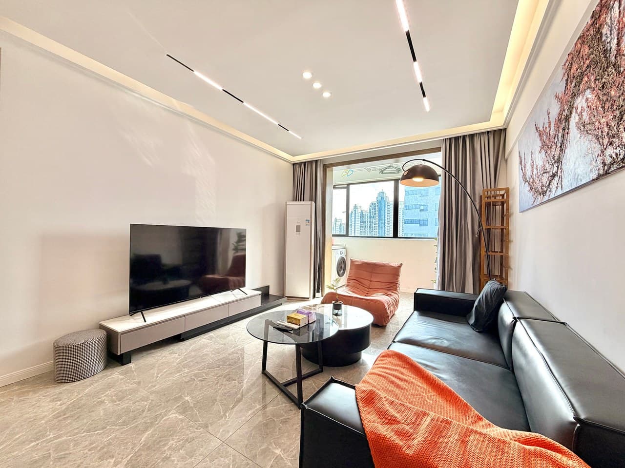 Enjoy seamless travel in Shanghai's Huangpu District with just one click.