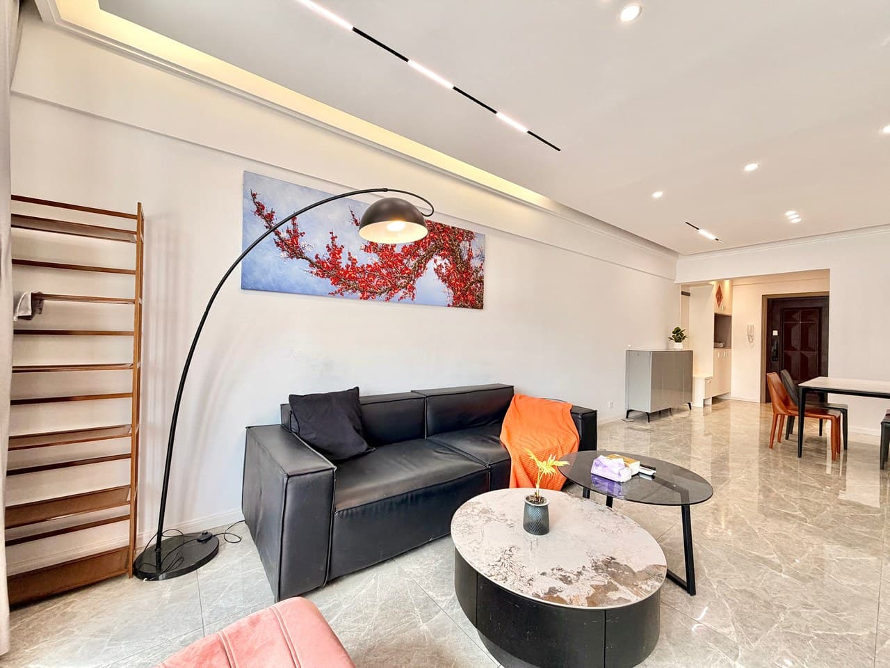 Enjoy seamless travel in Shanghai's Huangpu District with just one click.