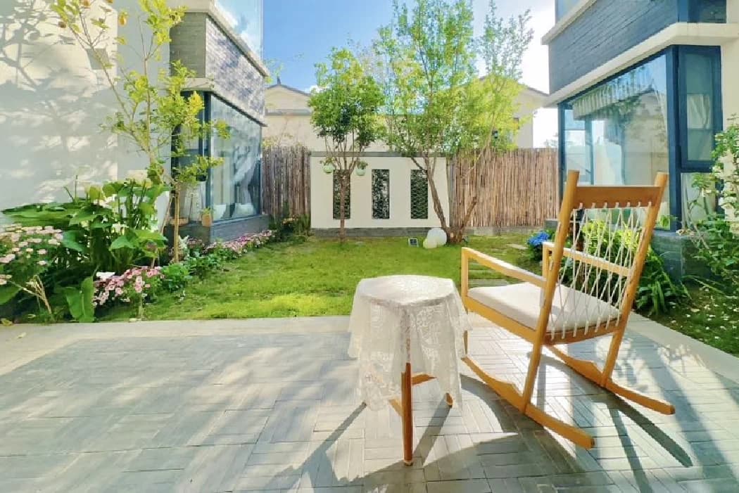 3-bedroom villa for rent along the lower section of Erhai Lake Ecological Corridor | Mountain Island Inn