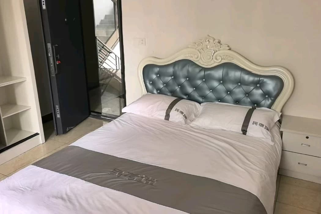 One-bedroom apartment for rent in Wanda Plaza/Headquarters Economic Park | Xu Ge, Xuzhai Village, Yiwu