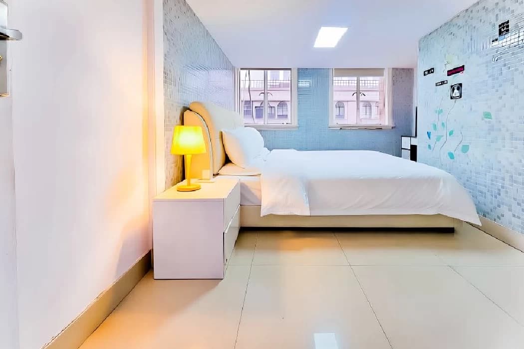 Bund Entire Apartment for Rent (2 Bedrooms) | Wanju