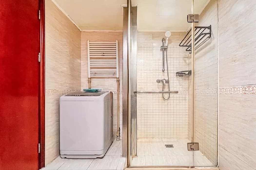 View photo 3
