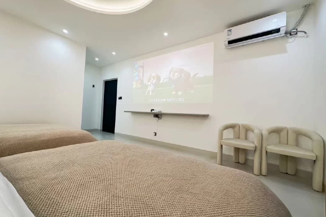 View photo 3