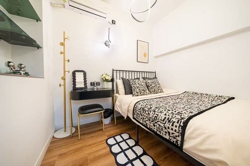Two bedrooms and one living room offer good privacy and are very comfortable to live in.