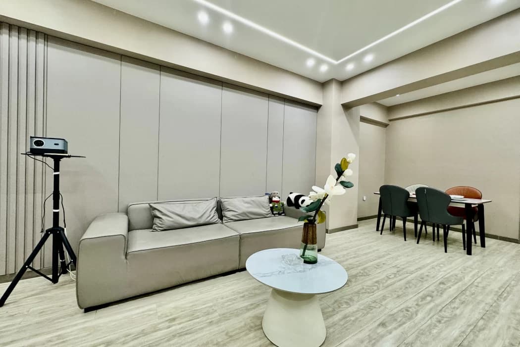 Central Avenue Pedestrian Street/St. Sophia Cathedral/Flood Control Monument - 4-Bedroom Apartment for Rent | Relaxing Time