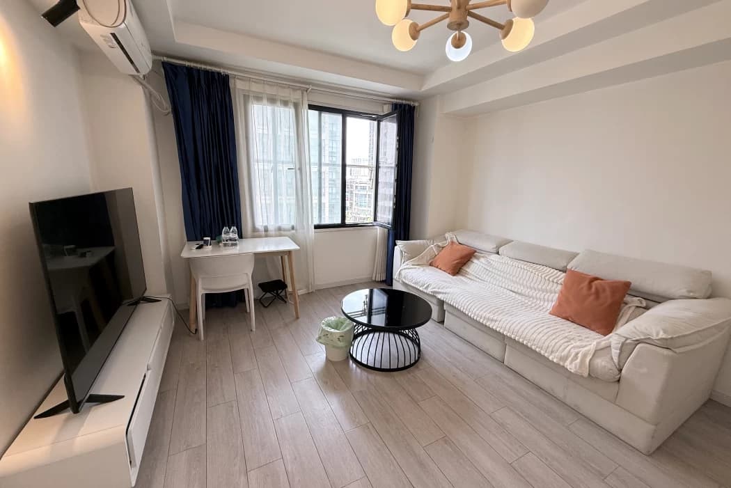 1-Bedroom Hotel-Style Apartment for Rent in Xujiahui Area | Baidi Yishan Building Homestay