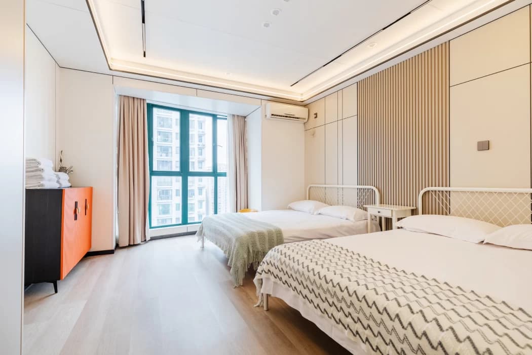View photo 4
