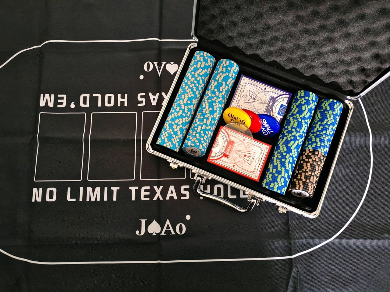 Automatic mahjong machines, game consoles, karaoke