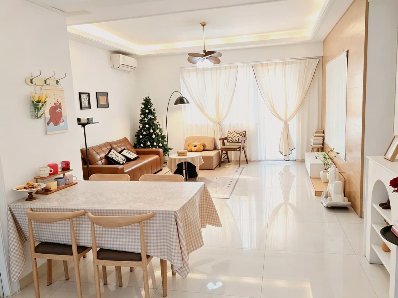 180 square meter large apartment with 5 bedrooms, 3 bathrooms and 2 living rooms