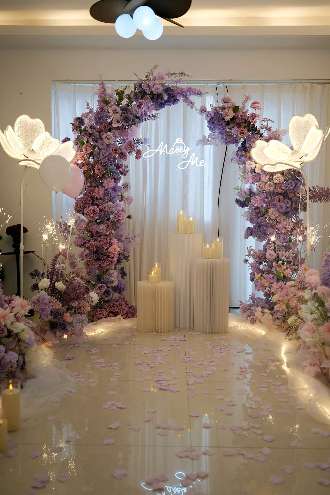 We provide decoration services for birthday parties, marriage proposals, wedding processions, etc.