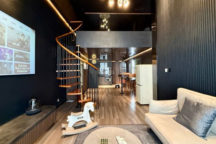 Zhujiang New Town/Provincial Museum Duplex 1-Bedroom Apartment for Rent | Uncle Wang
