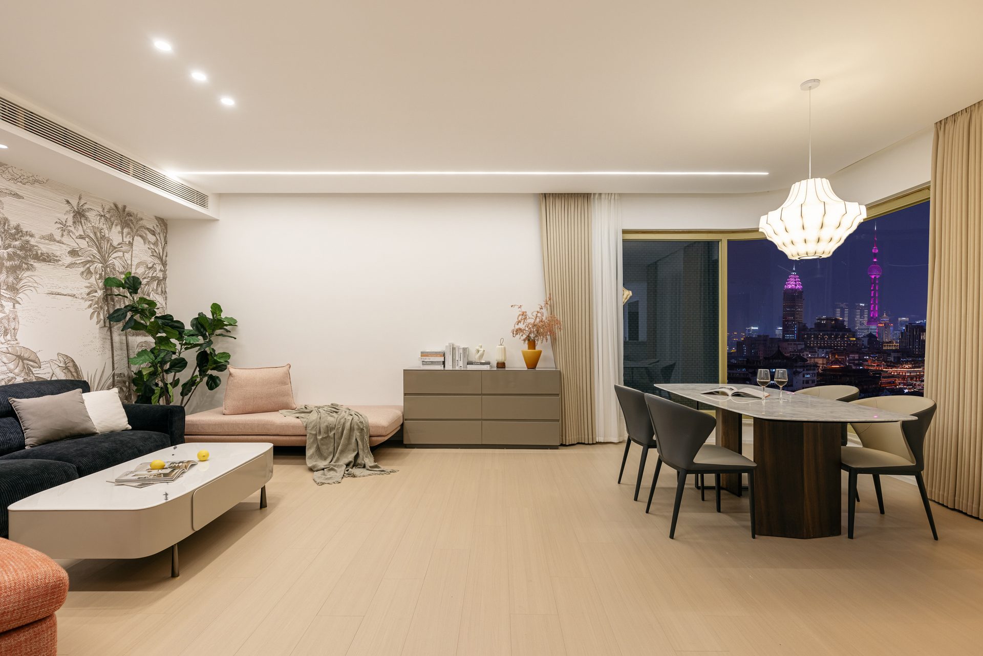 270° Window Three-Bedroom View Home by Yu Garden