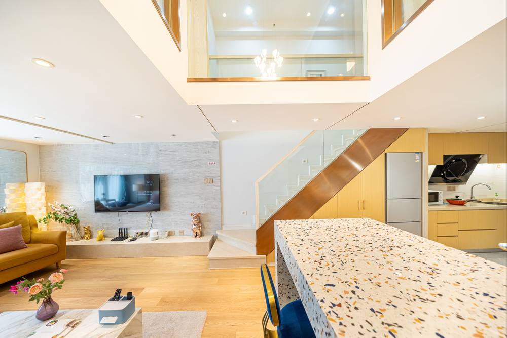Designer three-bedroom suite near the exhibition center