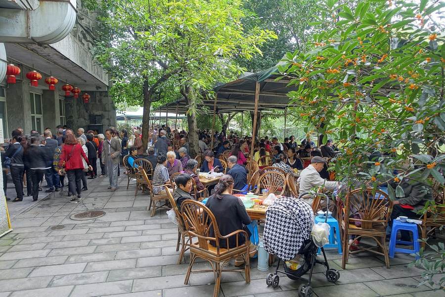 How to Spend a Slow Teahouse Afternoon in Chengdu