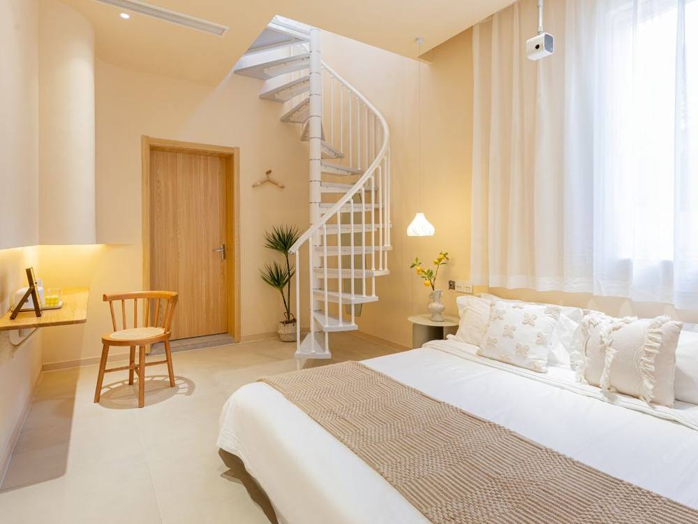 Duplex twin room with projector near Disney