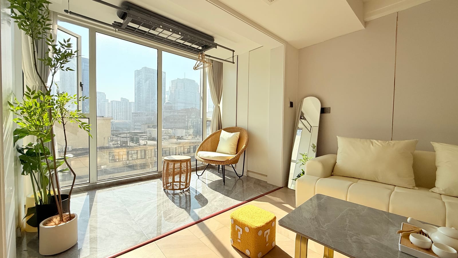 The Bund · Nanjing Road · Entire 2-bedroom