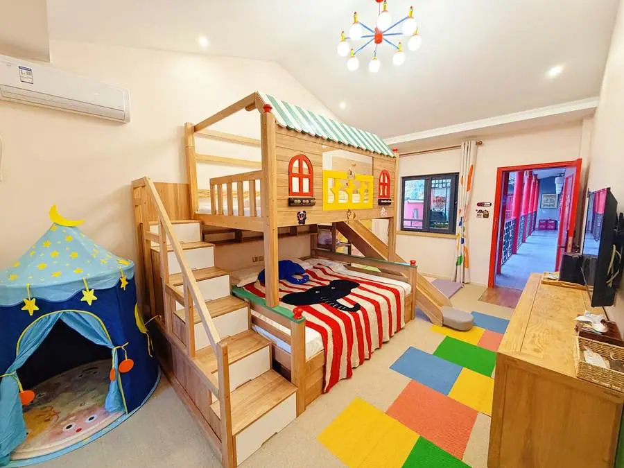 Miss Rong Hutong Courtyard Family Room in Beijing