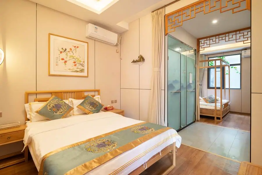 Miss Rong Family Suite near Houhai in Beijing